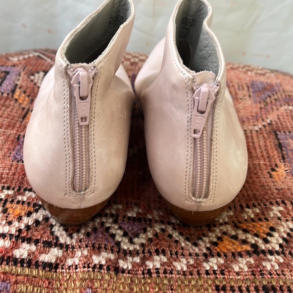 Matisse Aida leather booties in Nude - Picture 9 of 16